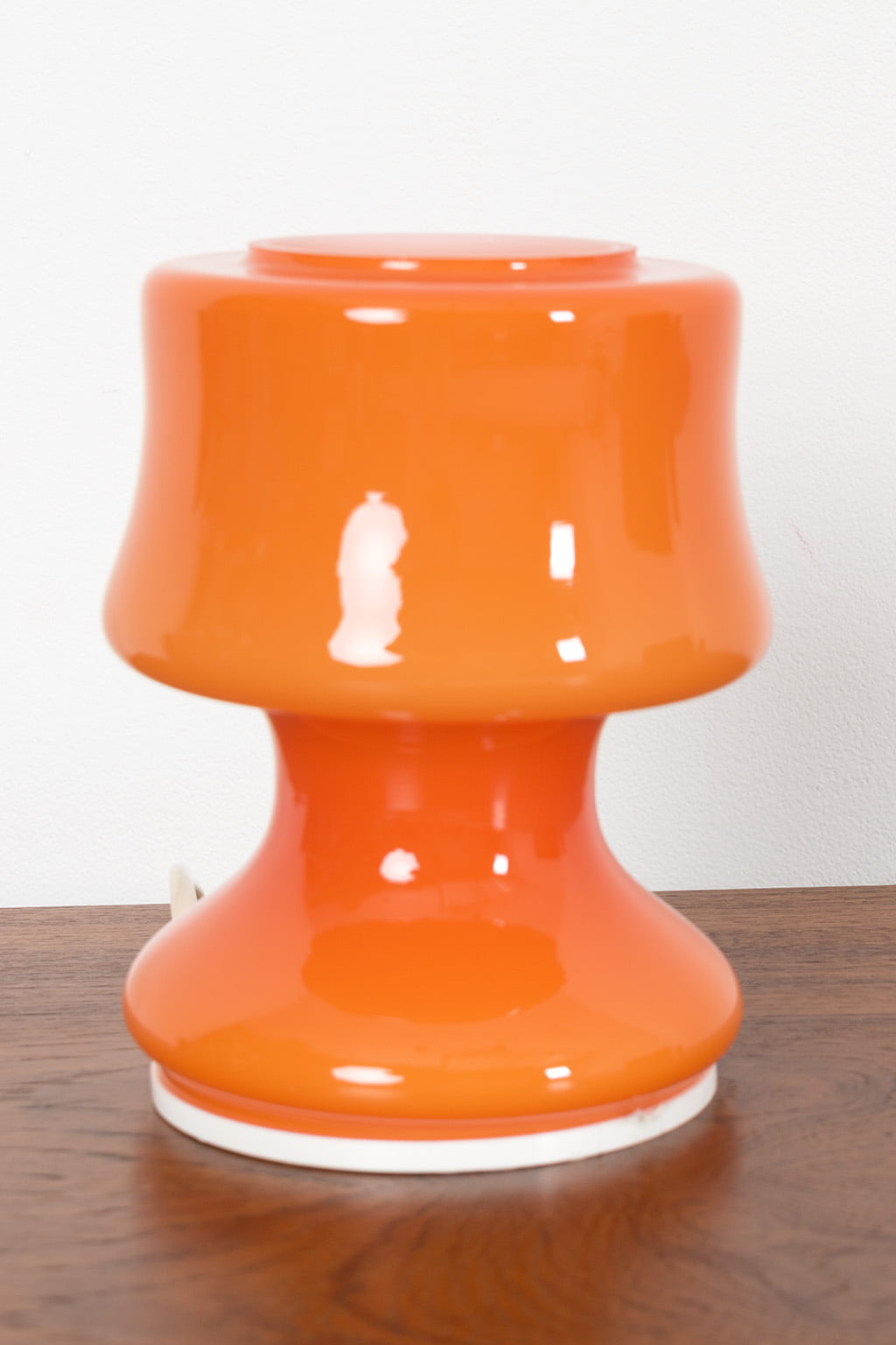 Oranje glazen tafellampje