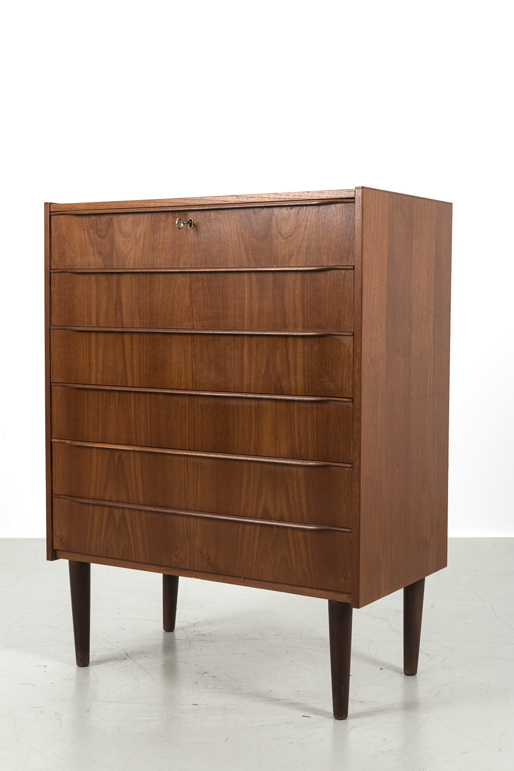 Mid century modern chest of drawers