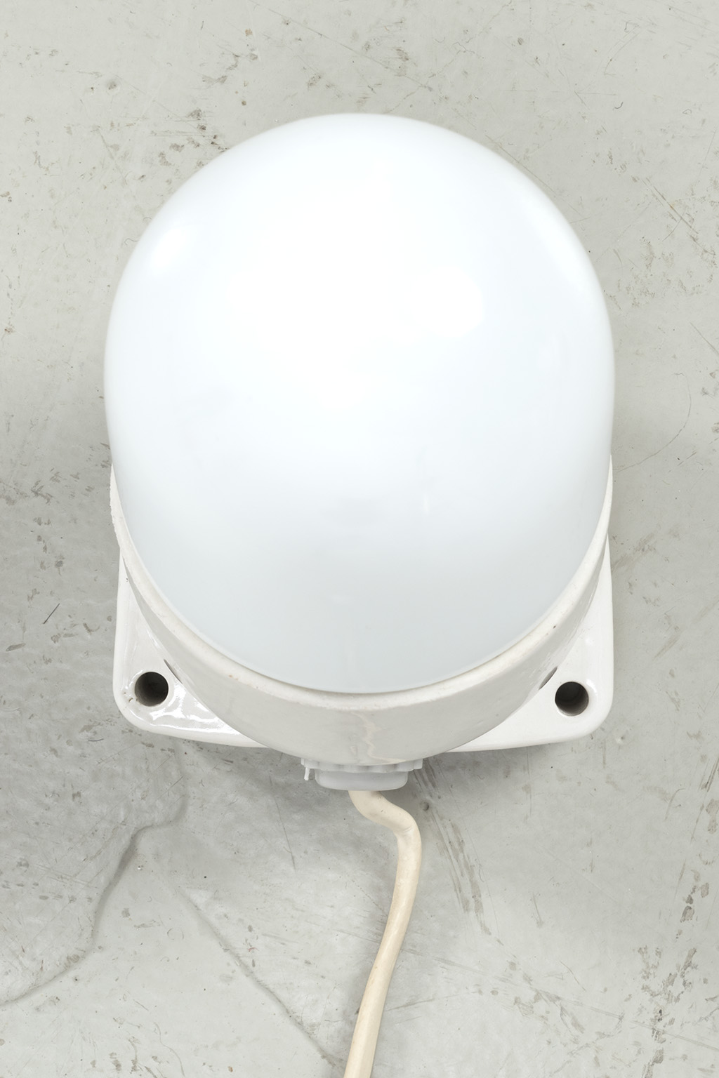 Porcelain wall lamp