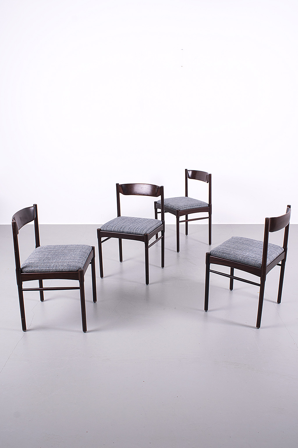Set of 4 dark wooden chairs