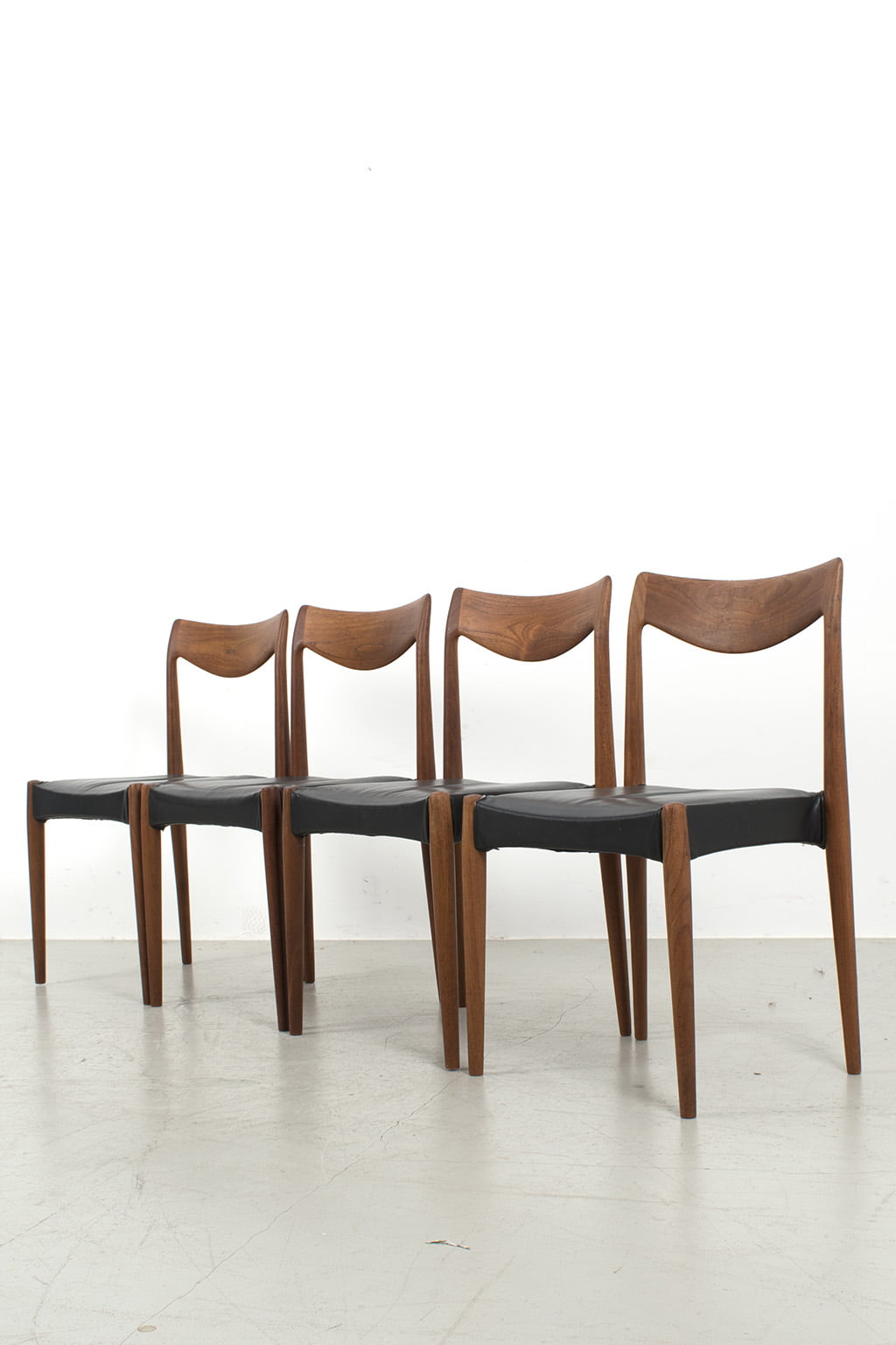 Set of 4 teak dining chairs