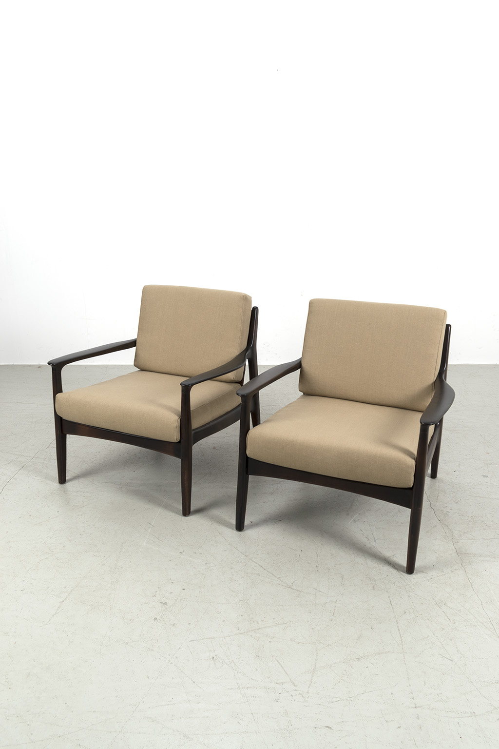 Set of 2 Eugen Schmidt armchairs