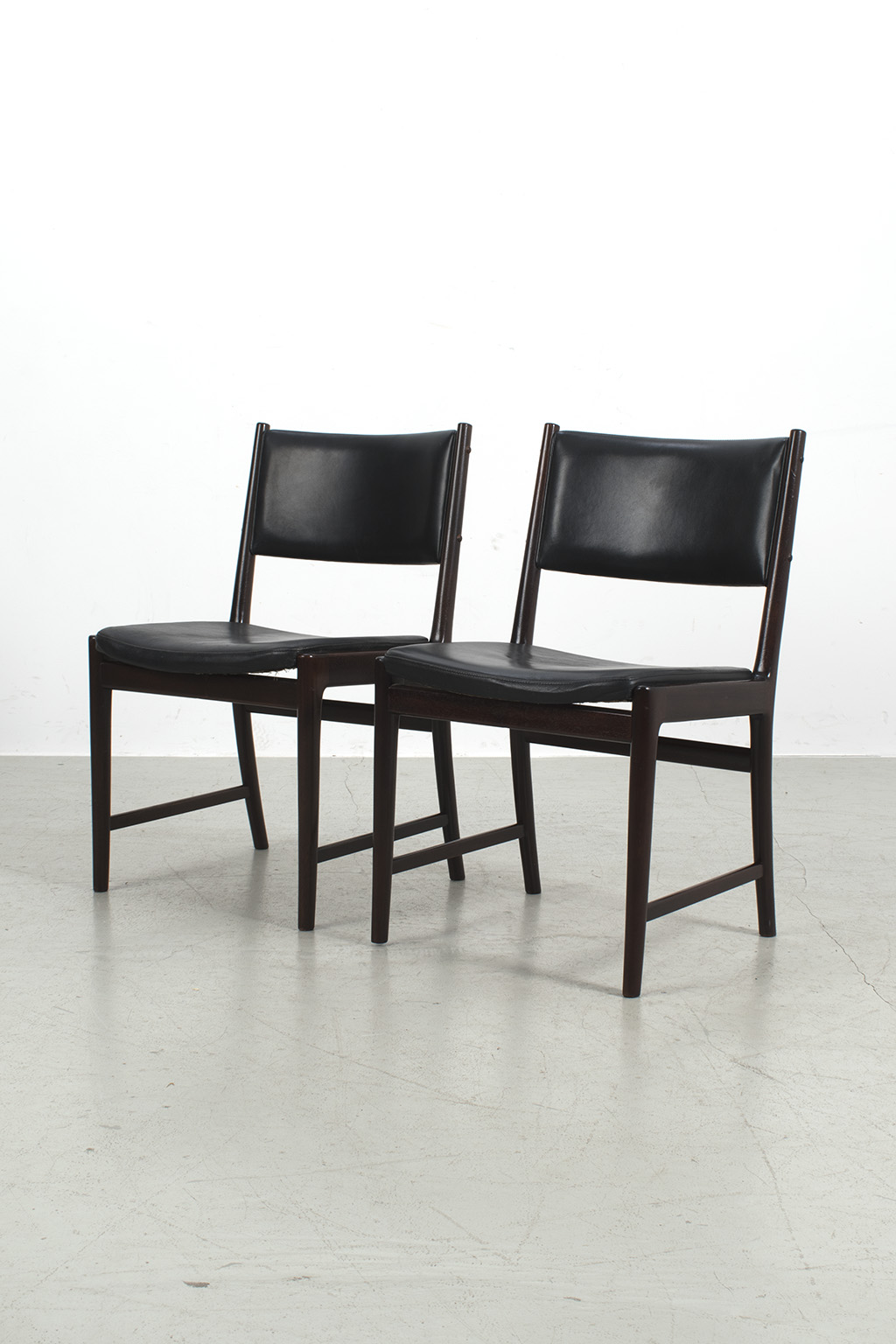 Two Kai Lyngfeldt Larsen chairs