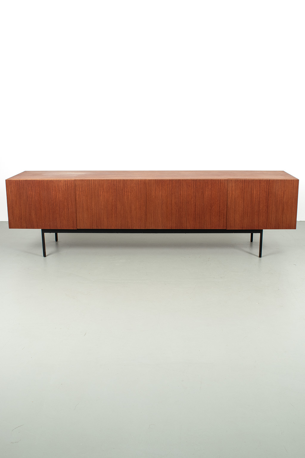 68101 Behr dressoir 02