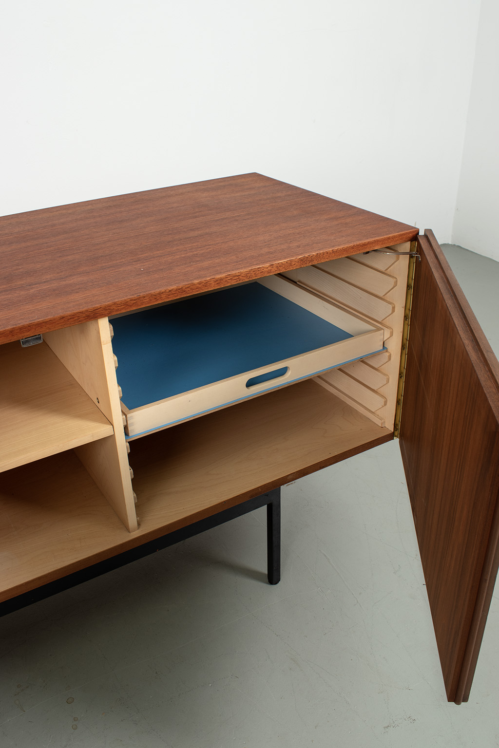 68101 Behr dressoir 07