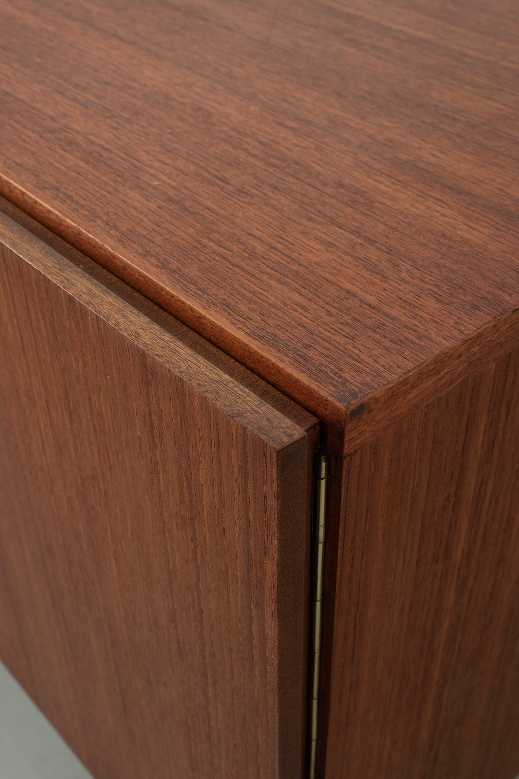 68101 Behr dressoir 10