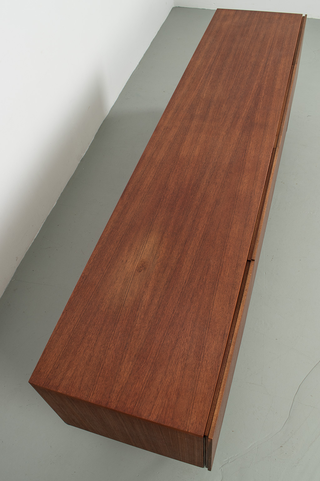 68101 Behr dressoir 12