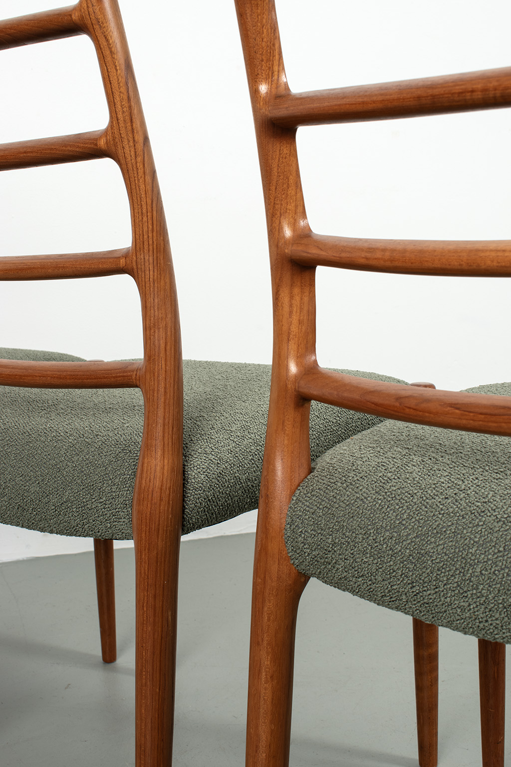 71550 Moller nr82 stoelen 03