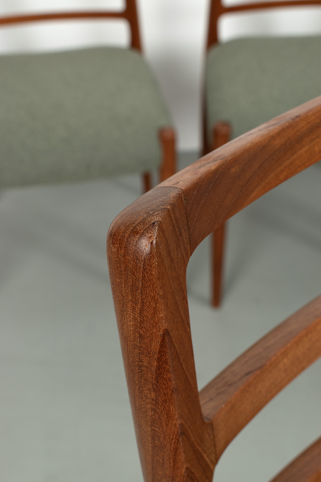 71550 Moller nr82 stoelen 08