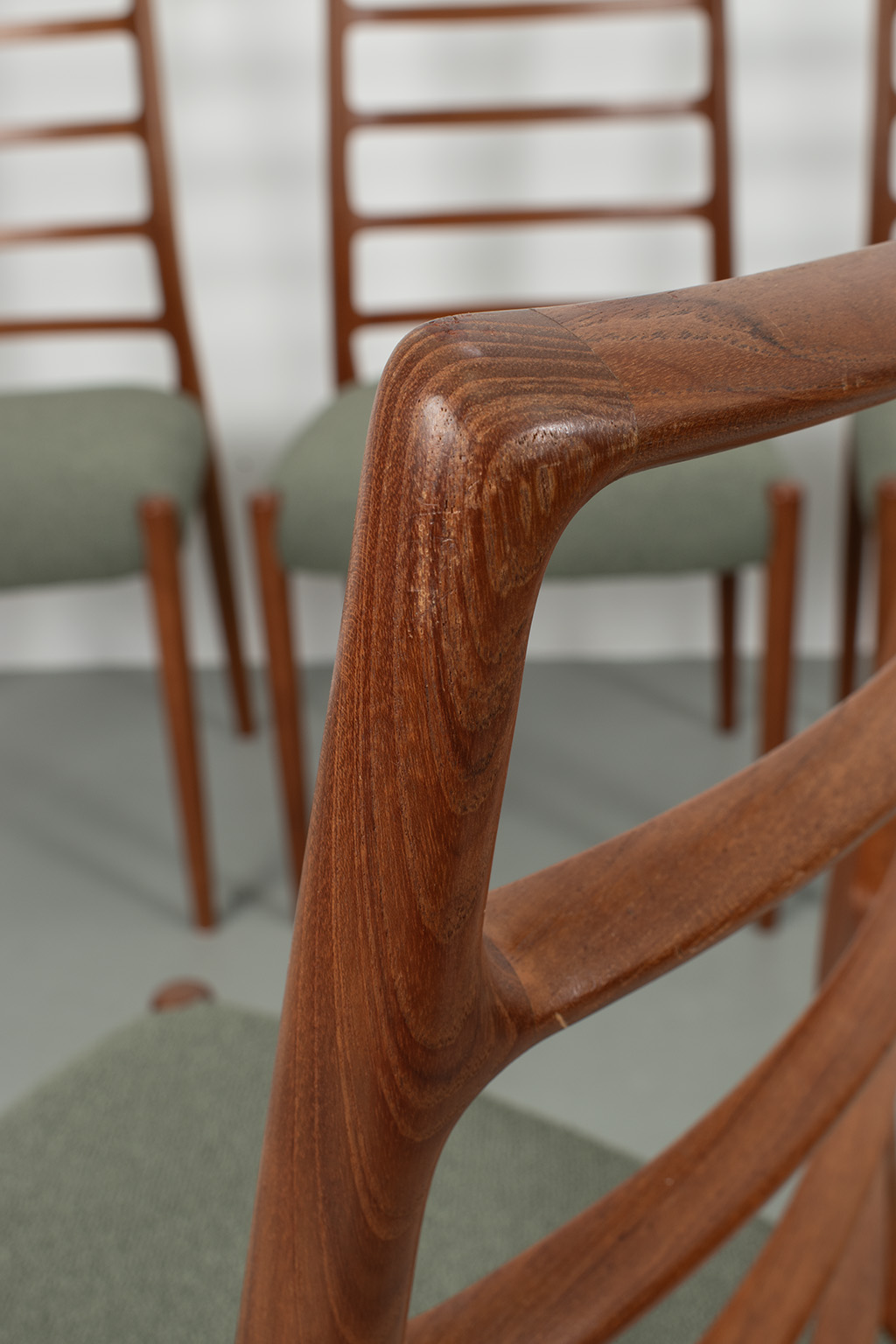 71550 Moller nr82 stoelen 09