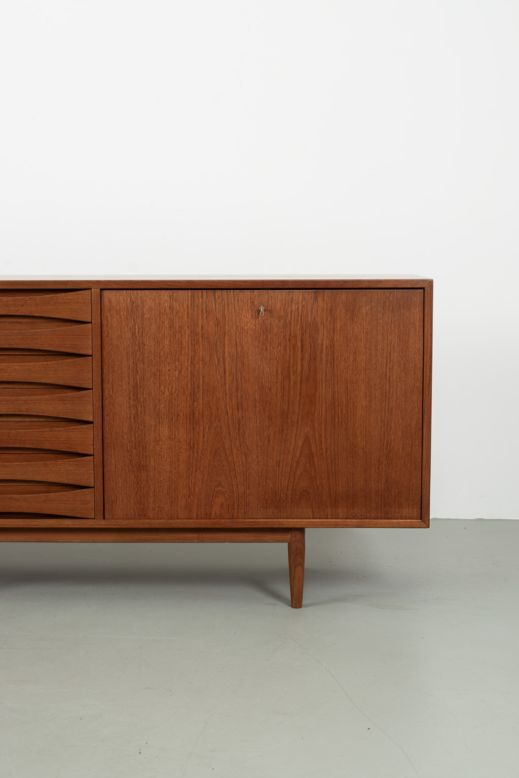 71566 Arne Vodder sideboard 04