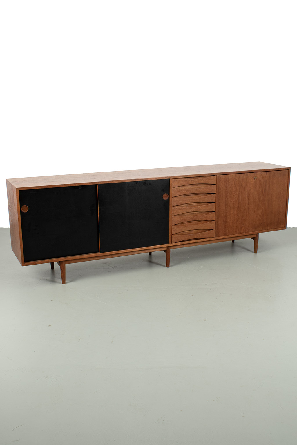 71566 Arne Vodder sideboard 13