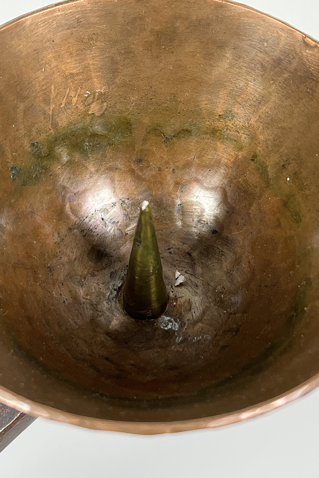 71688 Brutalistische bronzen kandelaar 08