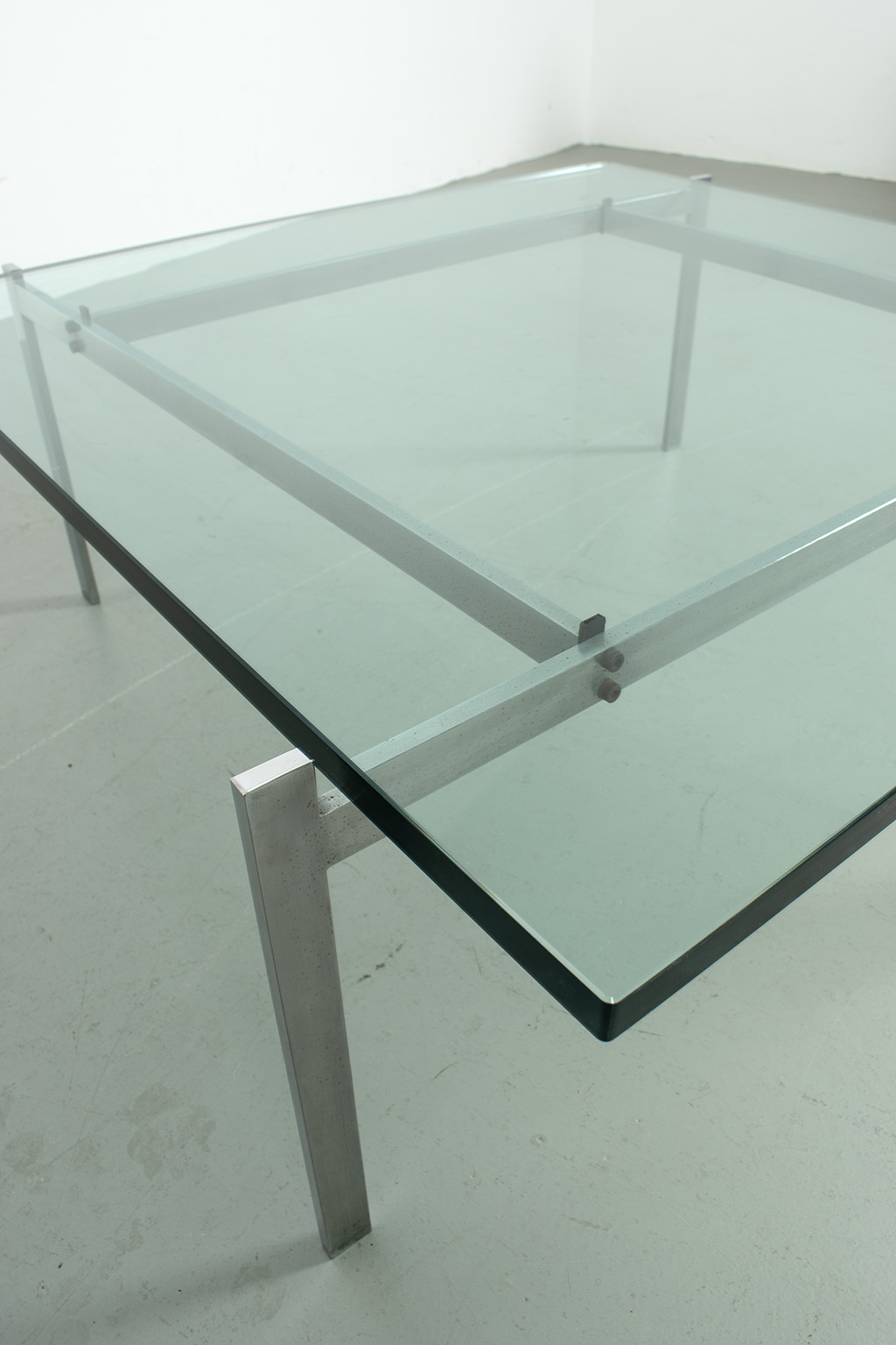 66833 Kjaerholm salontafel 04