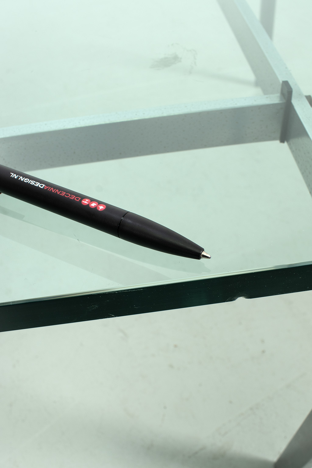 66833 Kjaerholm salontafel 07