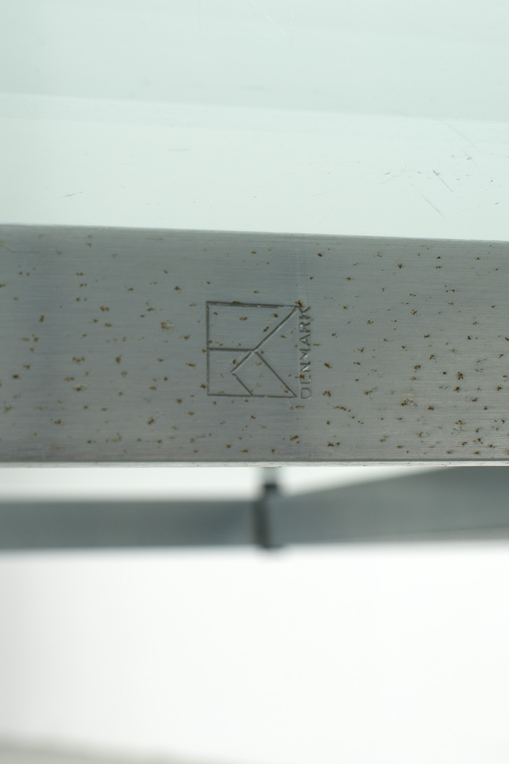 66833 Kjaerholm salontafel 09