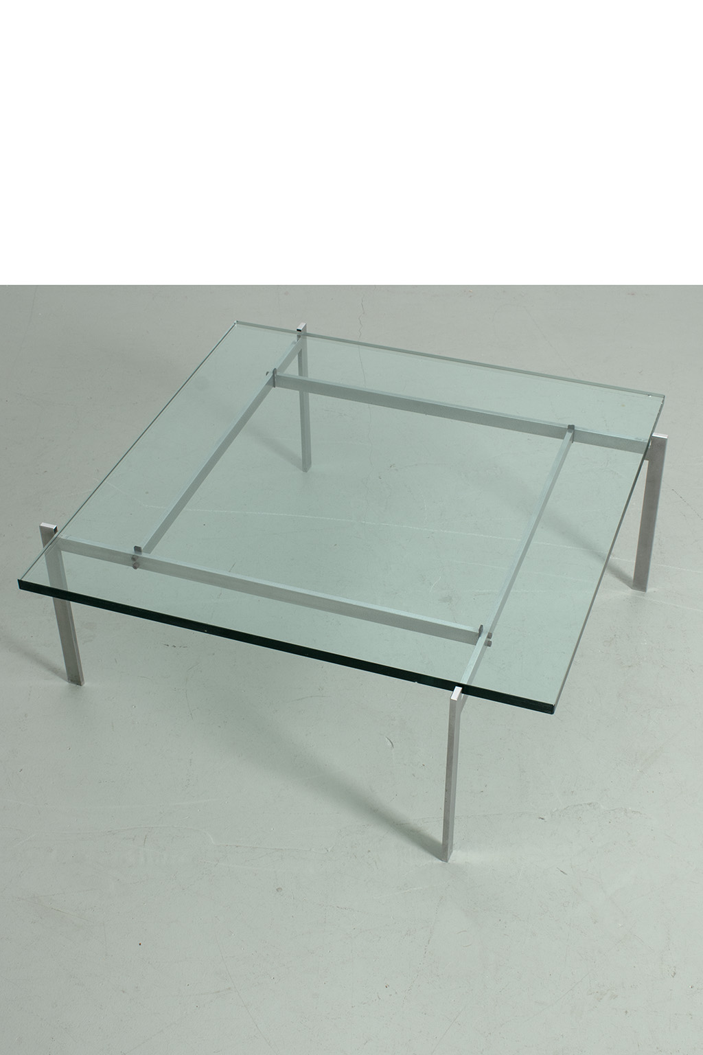 66833 Kjaerholm salontafel 14