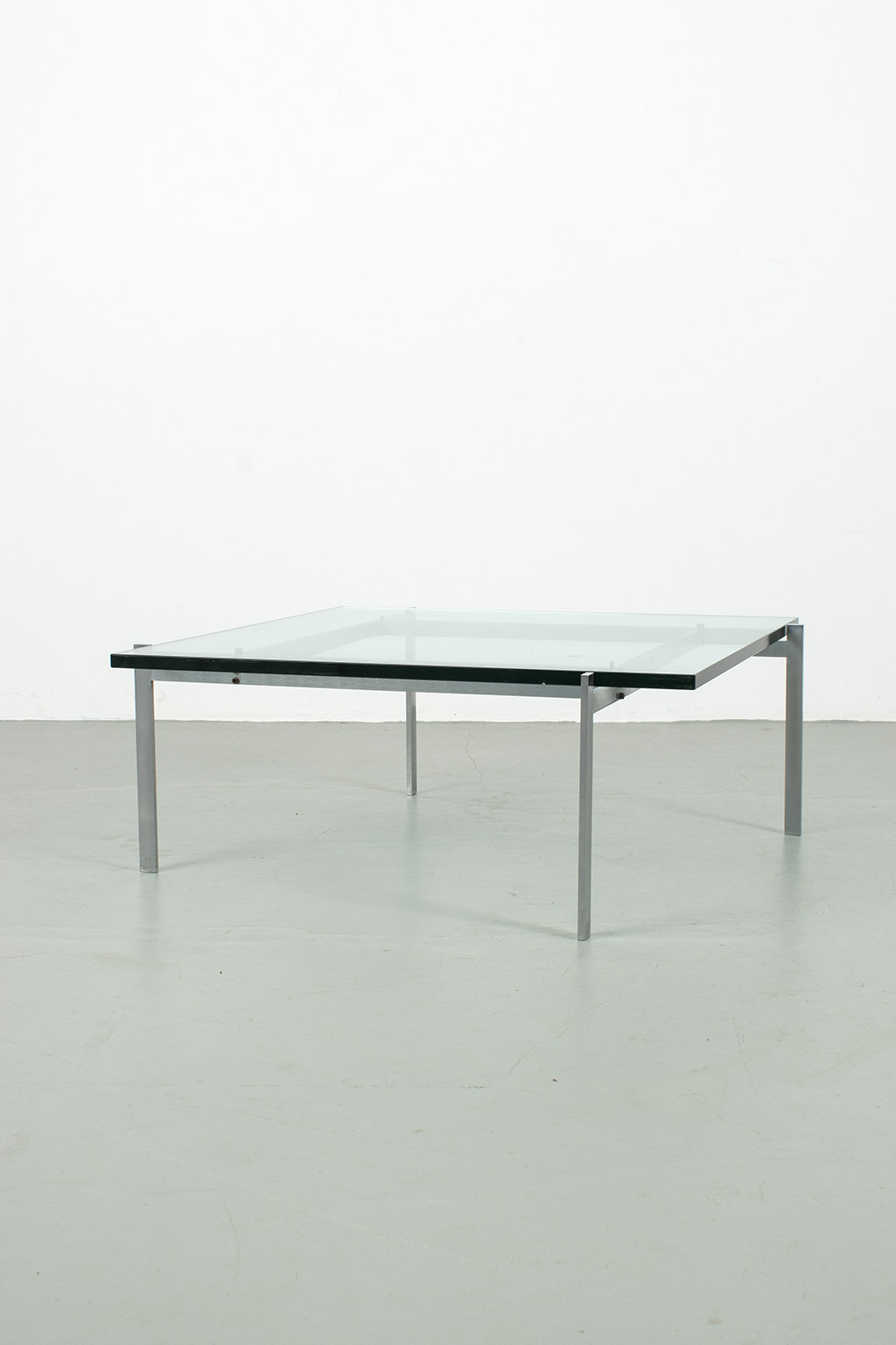 66833 Kjaerholm salontafel 15