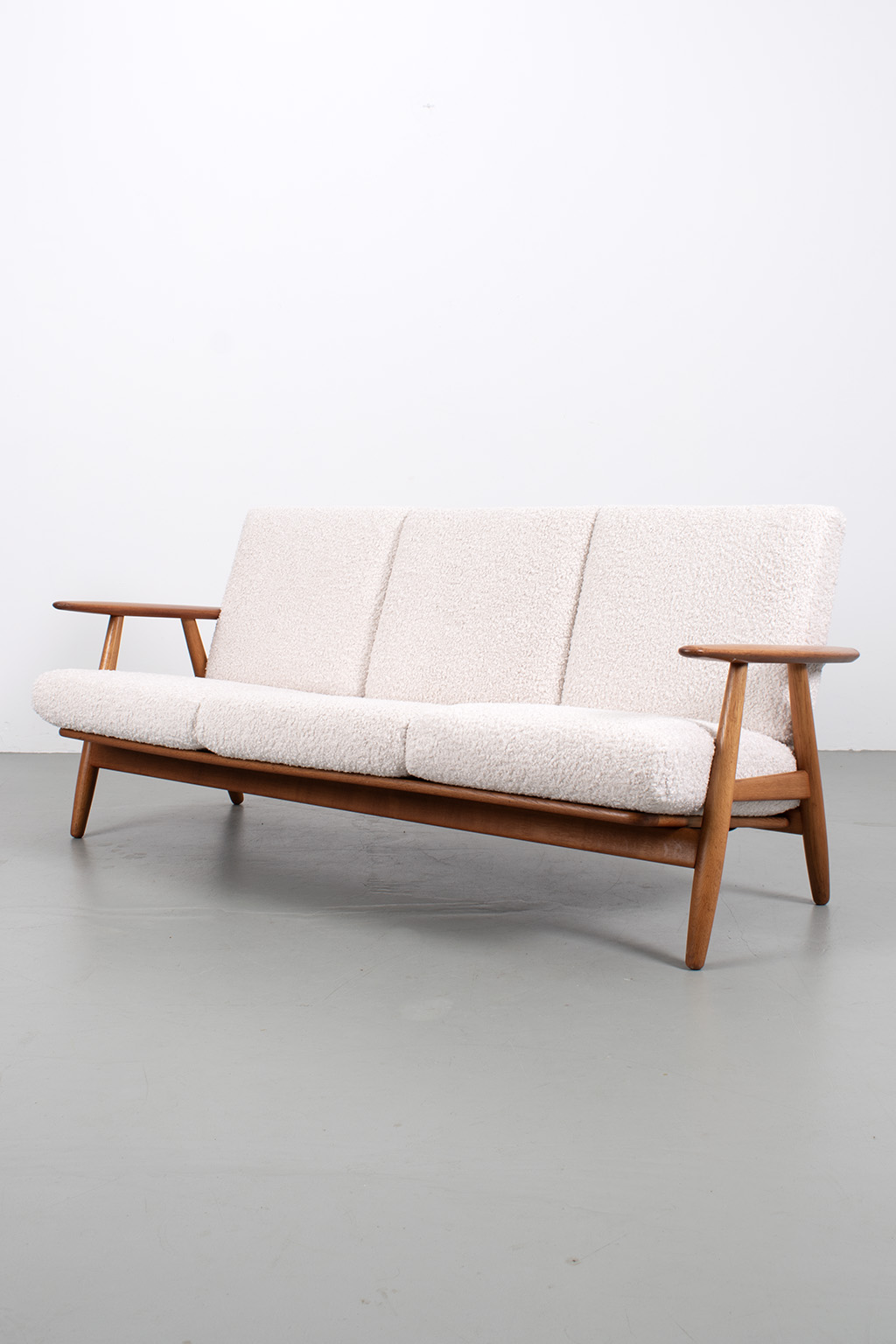 68701b Wegner 3zitsbank 01