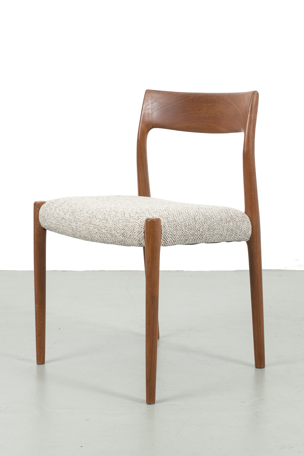 71767 Moller model 77 stoelen 01