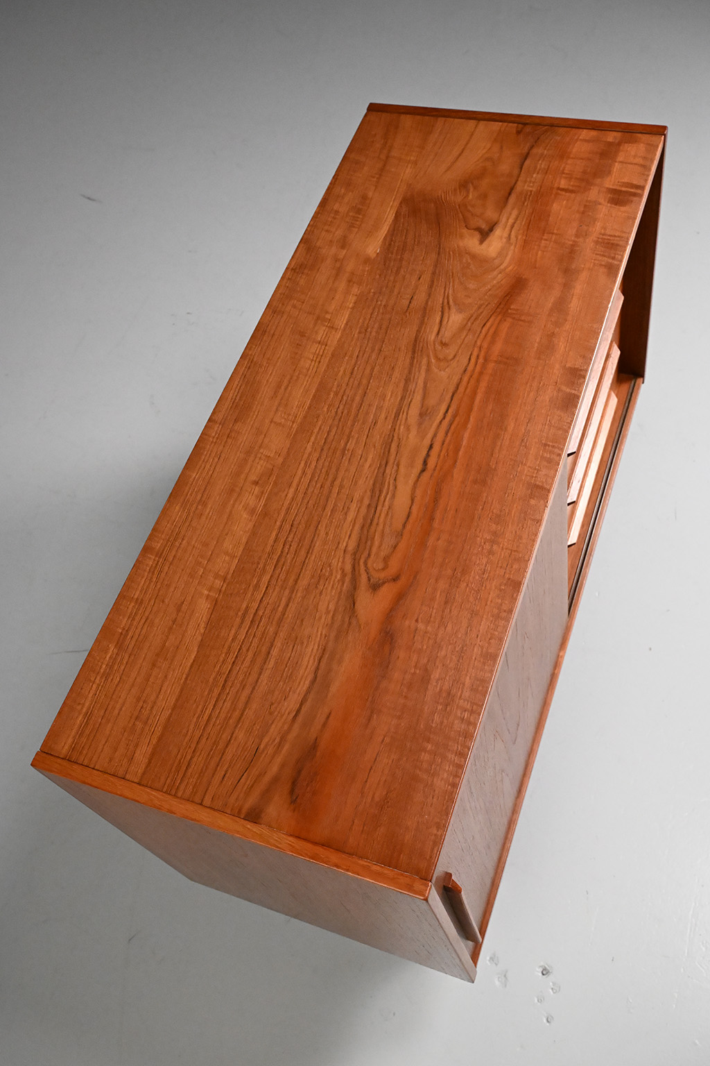 72098 Deens dressoir 09