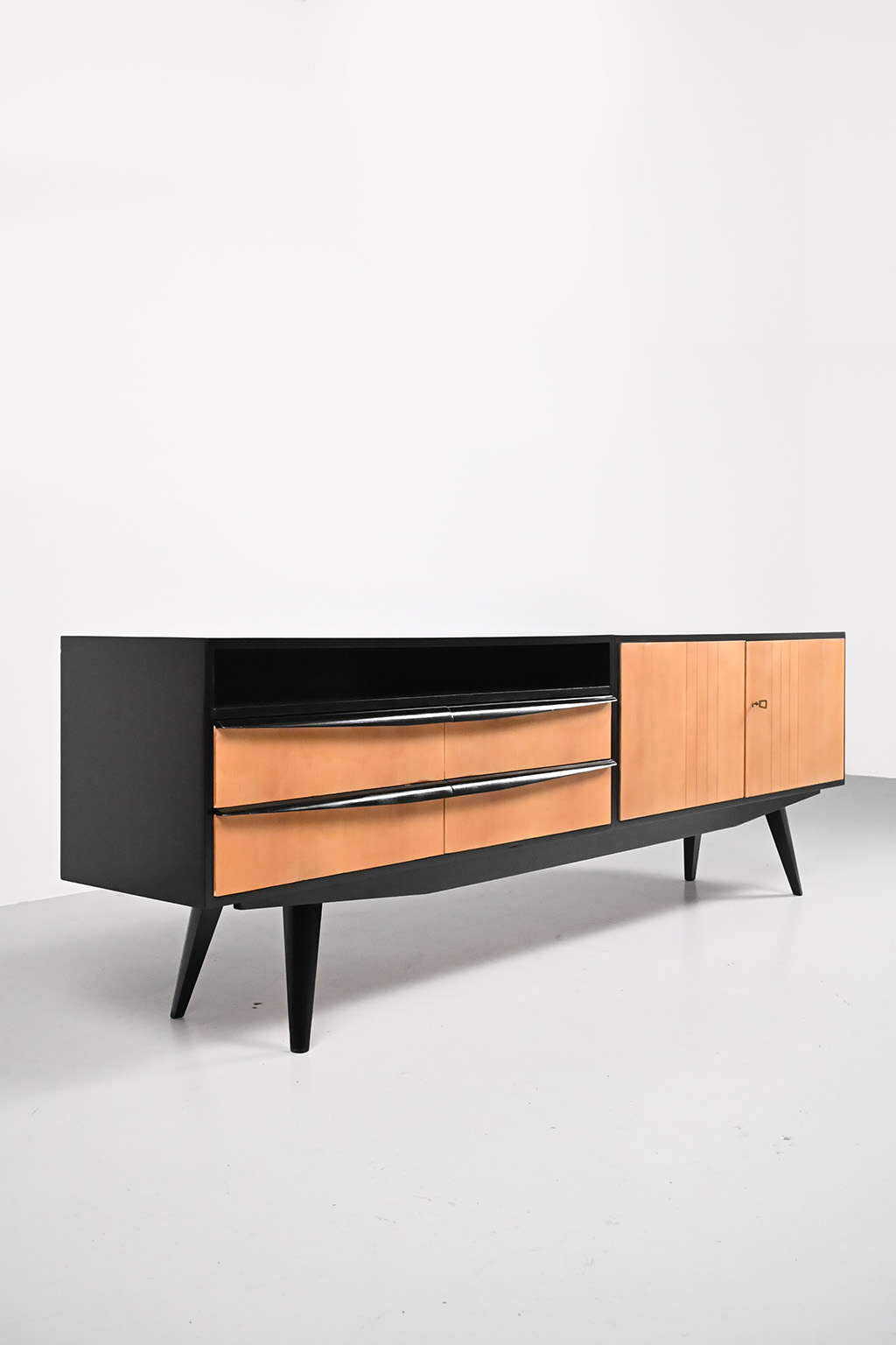 72027 50s dressoir zwarte delen 03