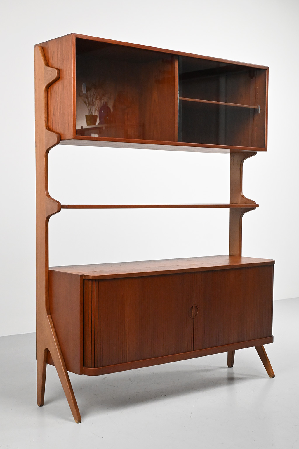 72151 Zeldzame vitrinekast 01
