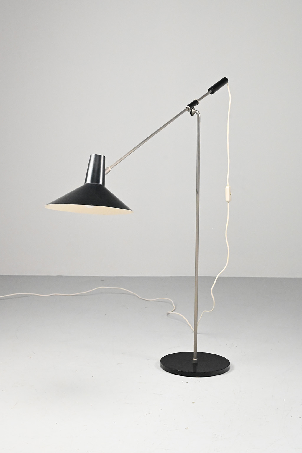 72161 Duitse vloerlamp 02