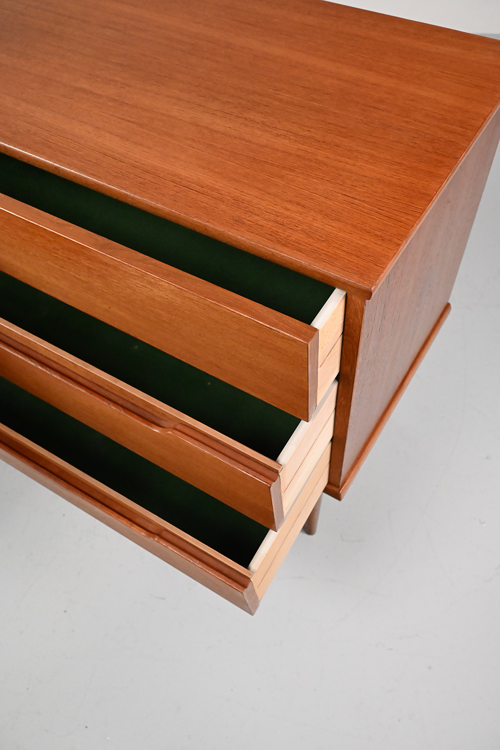 72251 Borge Mogensen dressoir 08