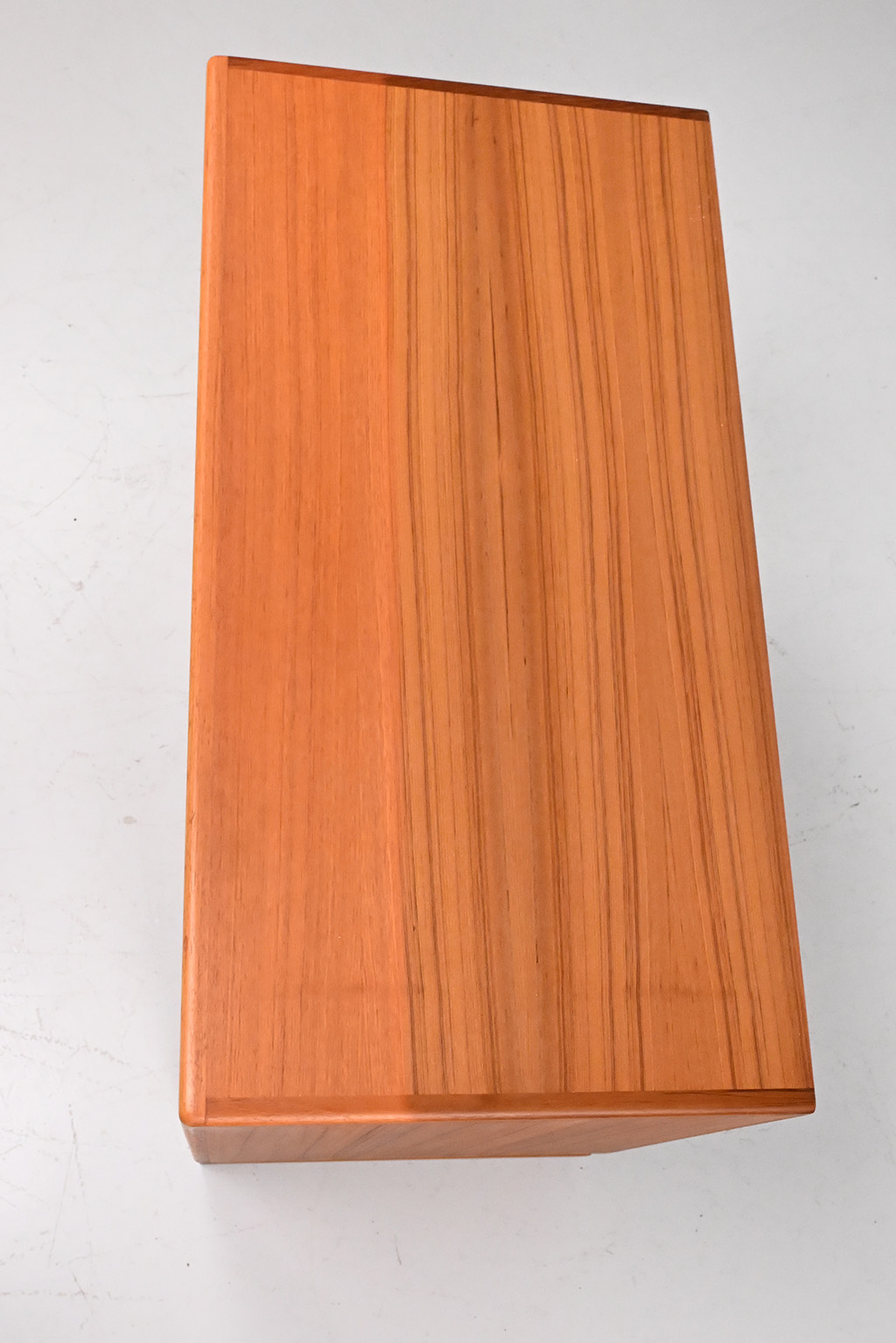 72273f Silkeborg dressoirtje 11