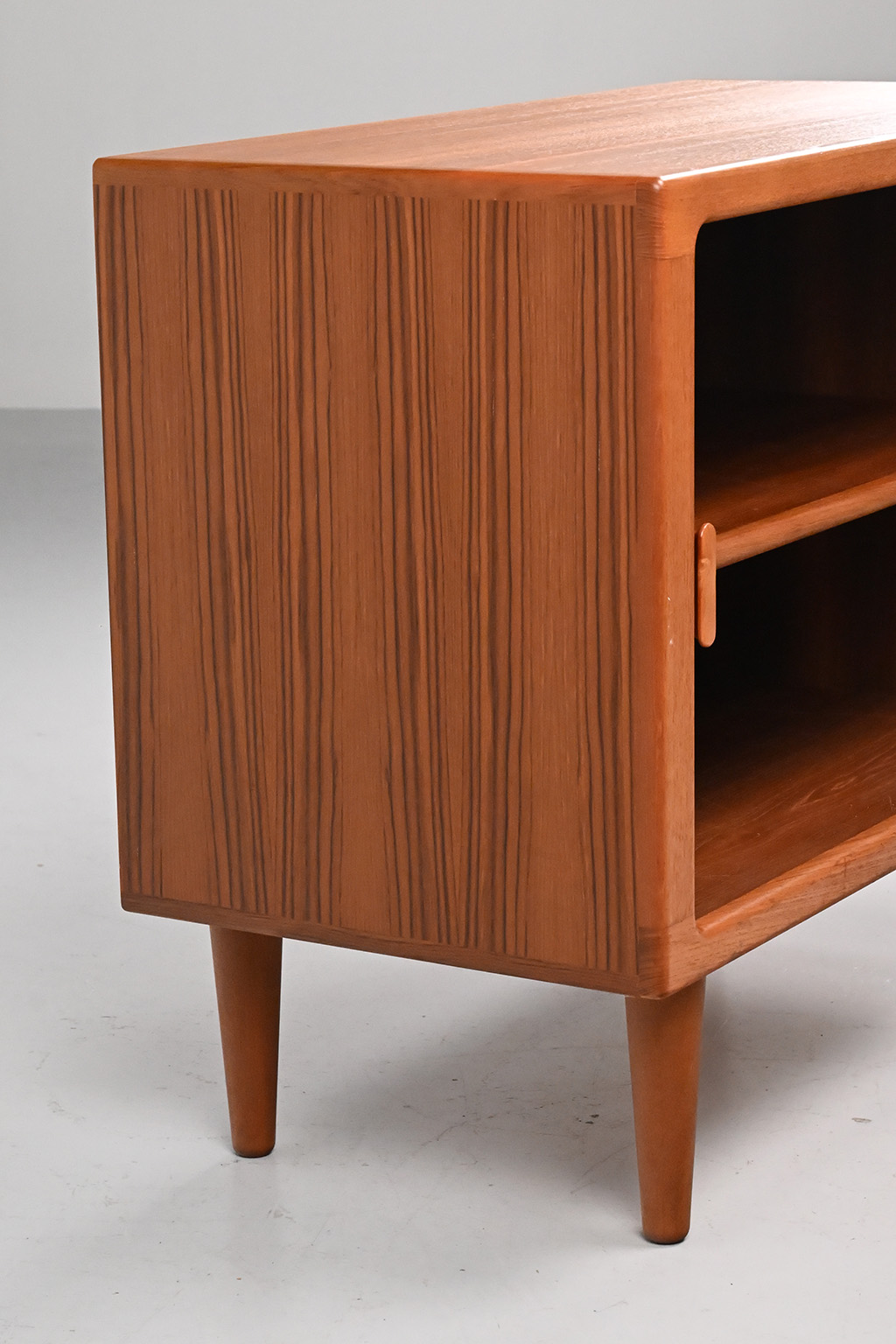 72273k Silkeborg dressoirtje 09
