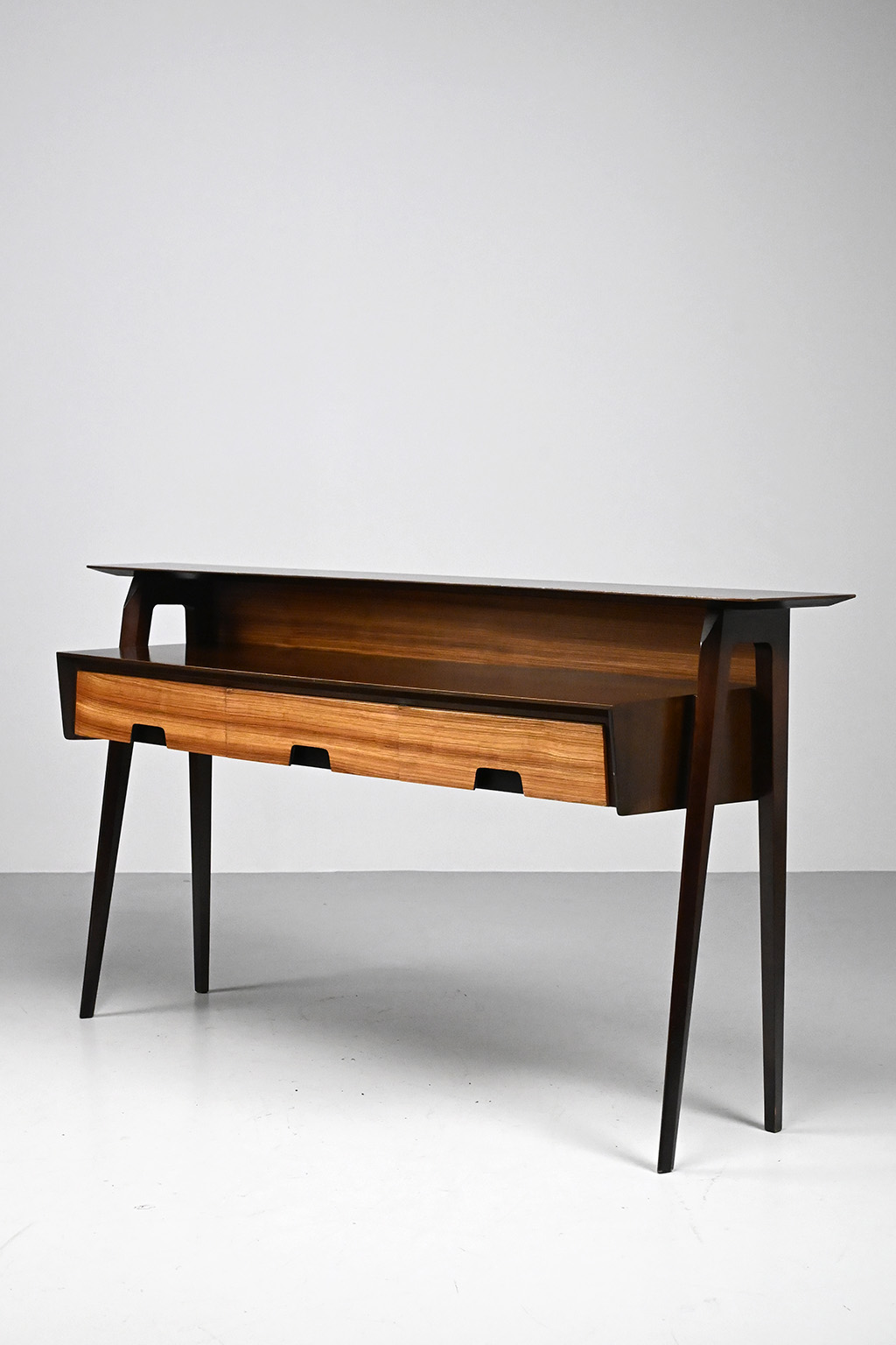 72279 Italiaanse kaptafel 01