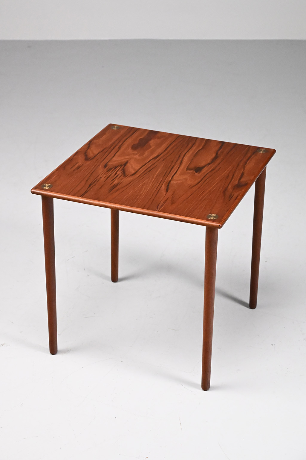 72280 Farum bijzettafel 01