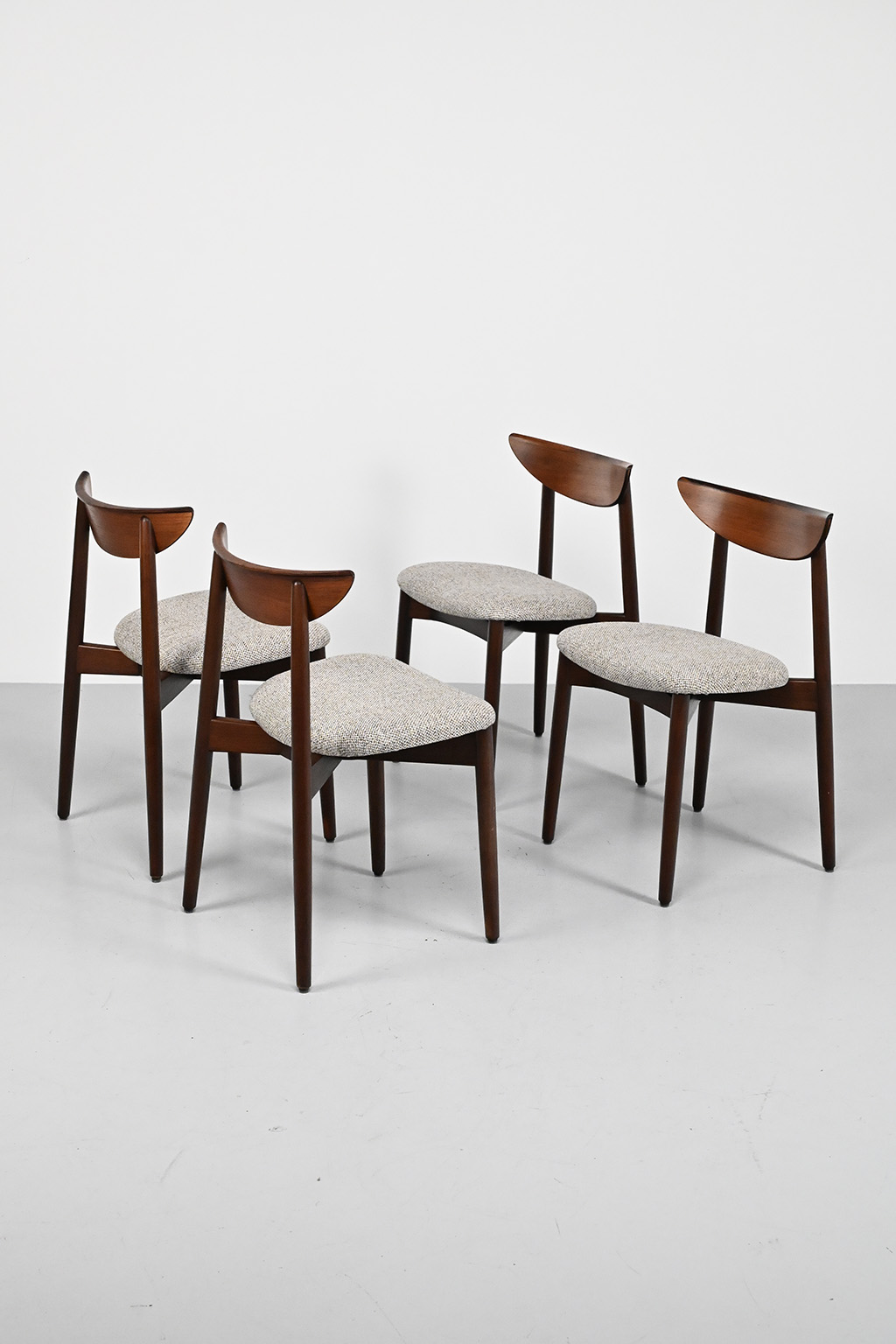 72281 Ostergaard stoelen 4 stuks 01