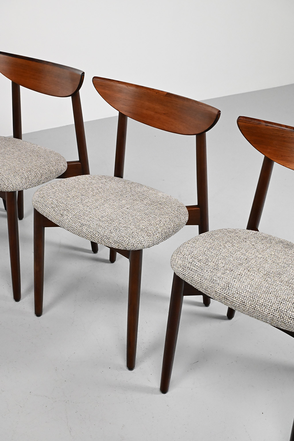 72281 Ostergaard stoelen 4 stuks 03