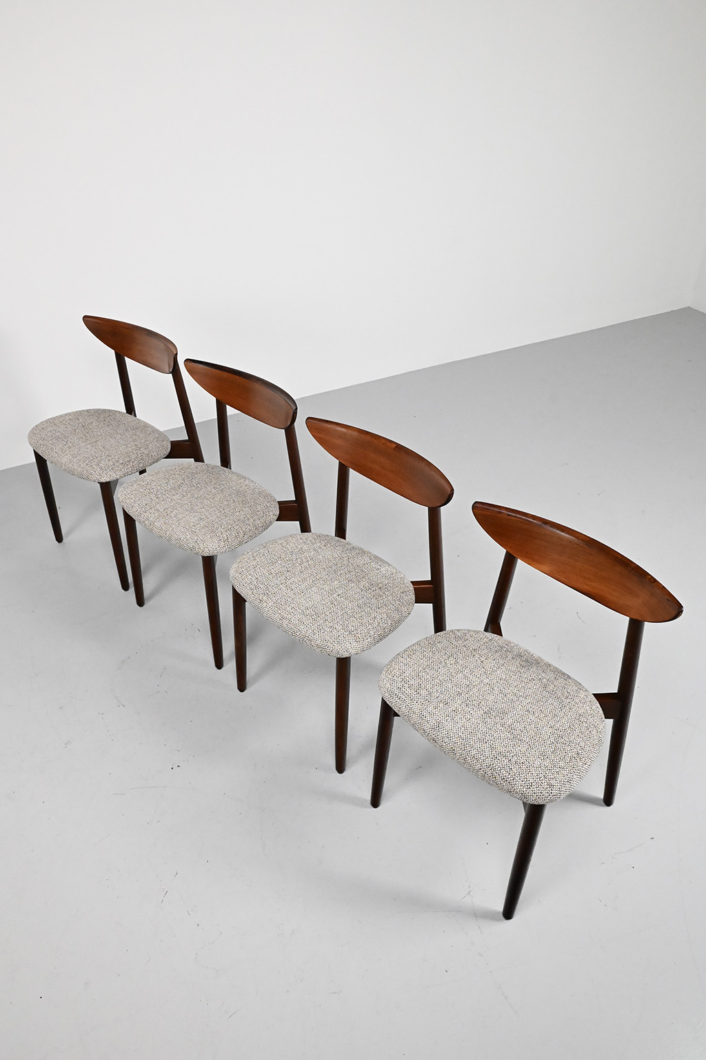 72281 Ostergaard stoelen 4 stuks 10