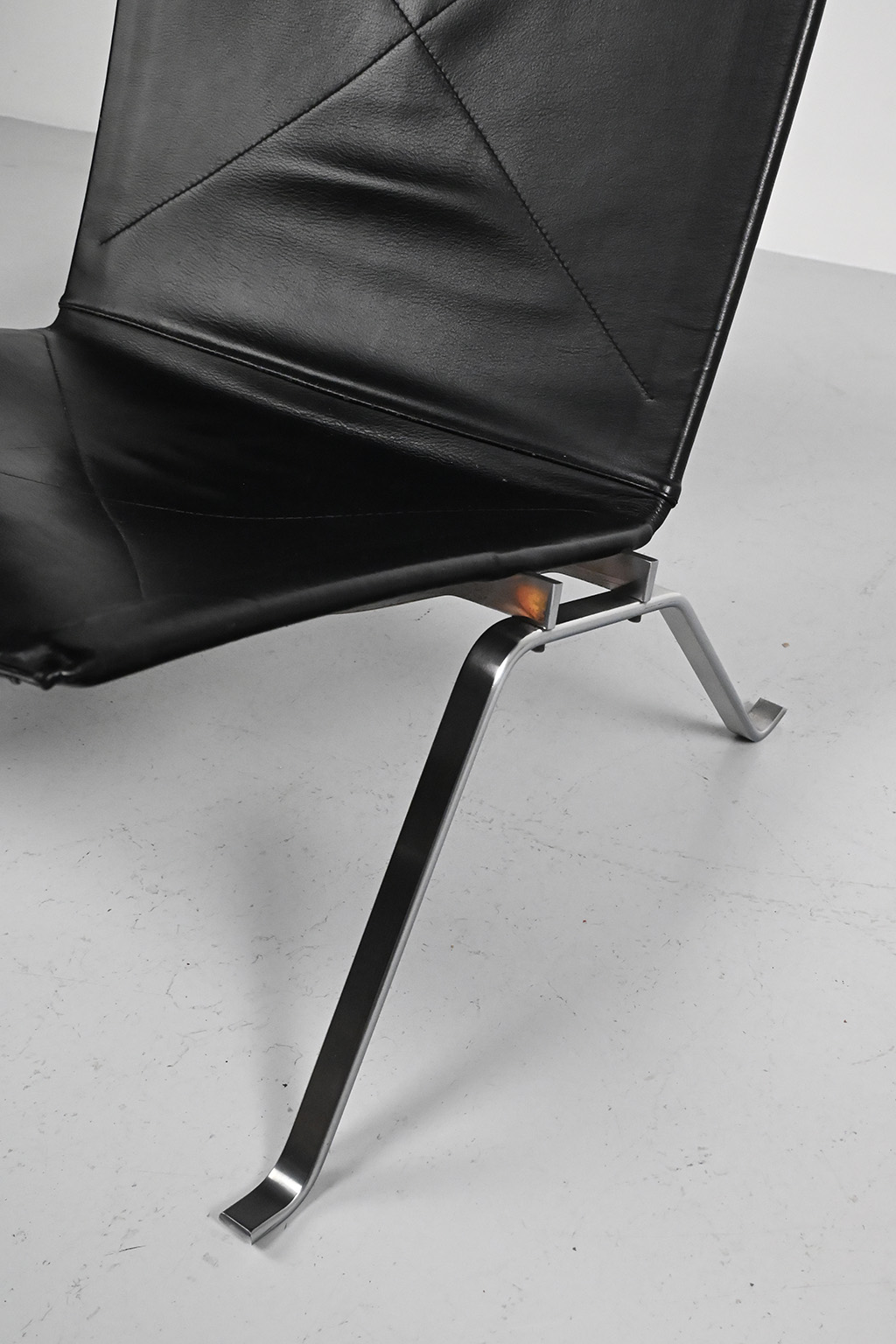 72282_83 Fritz Hansen PK22 06