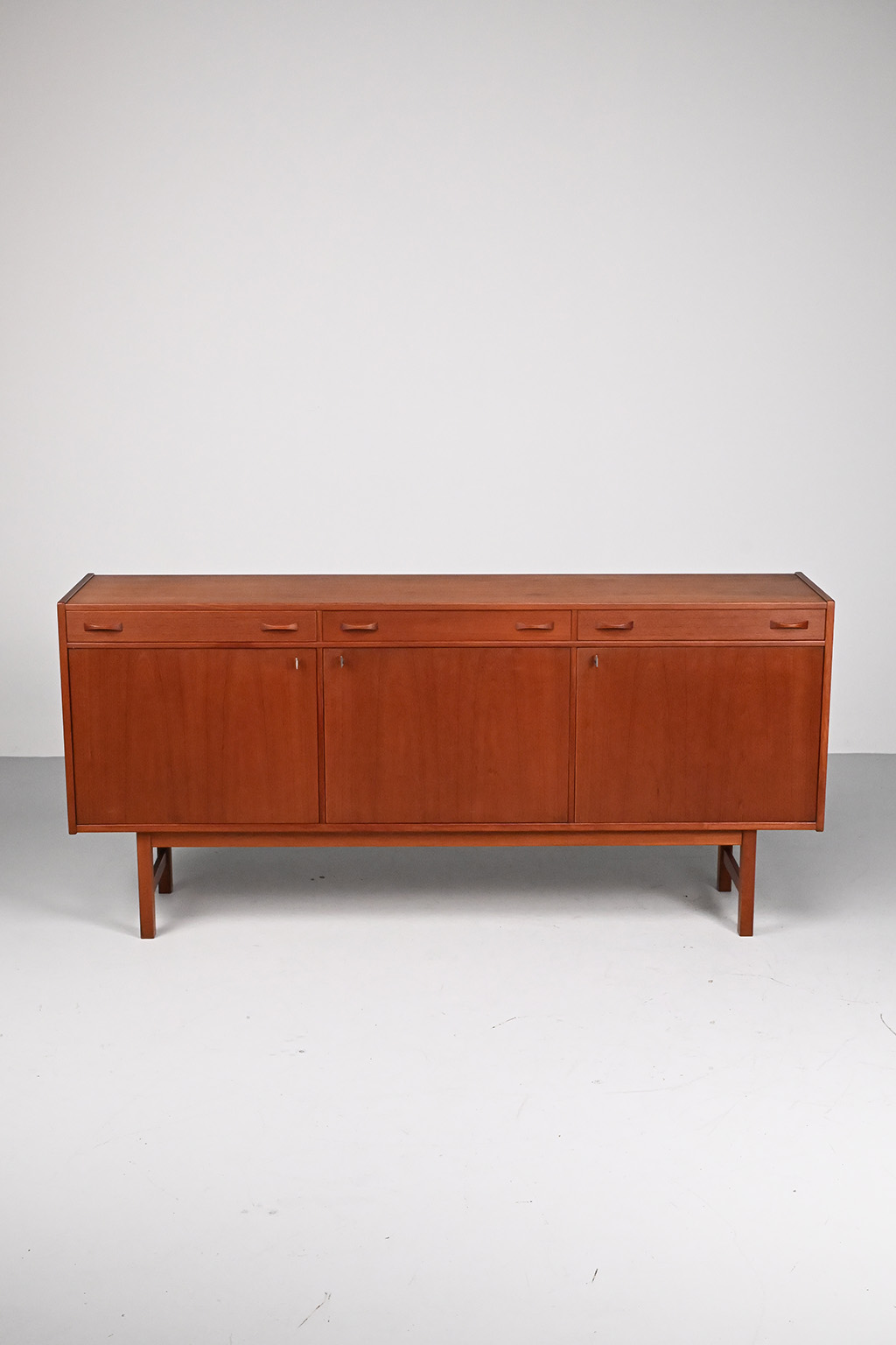 72294 Ulferts model 823 dressoir 03