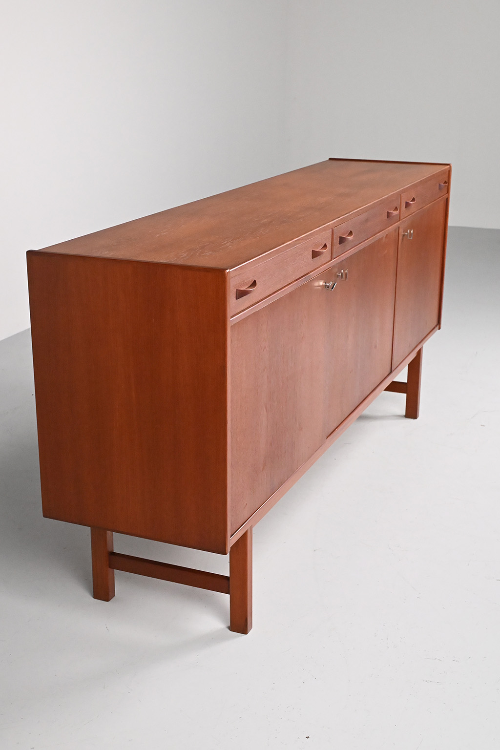 72294 Ulferts model 823 dressoir 09