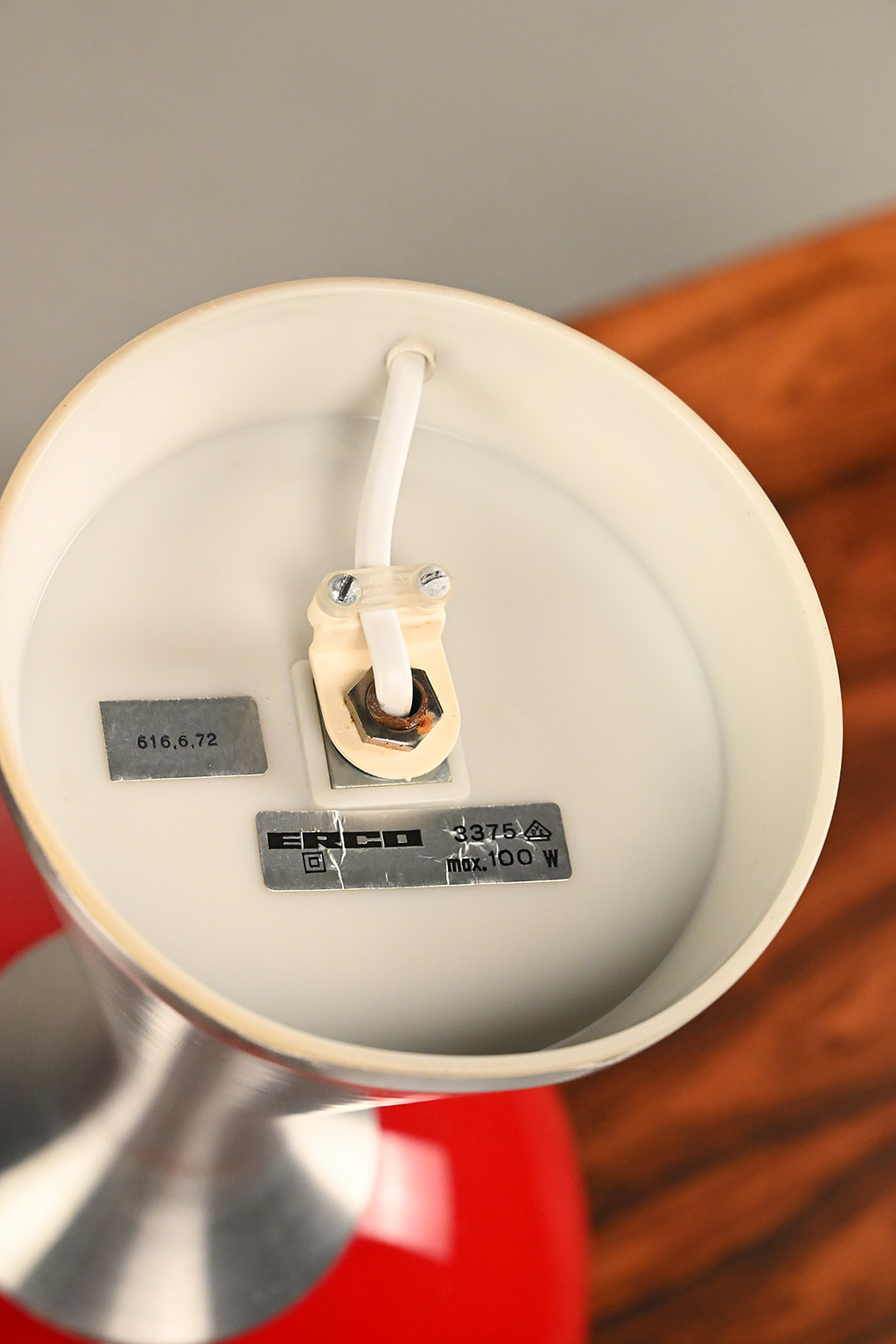 72321 Erco space age lamp 08