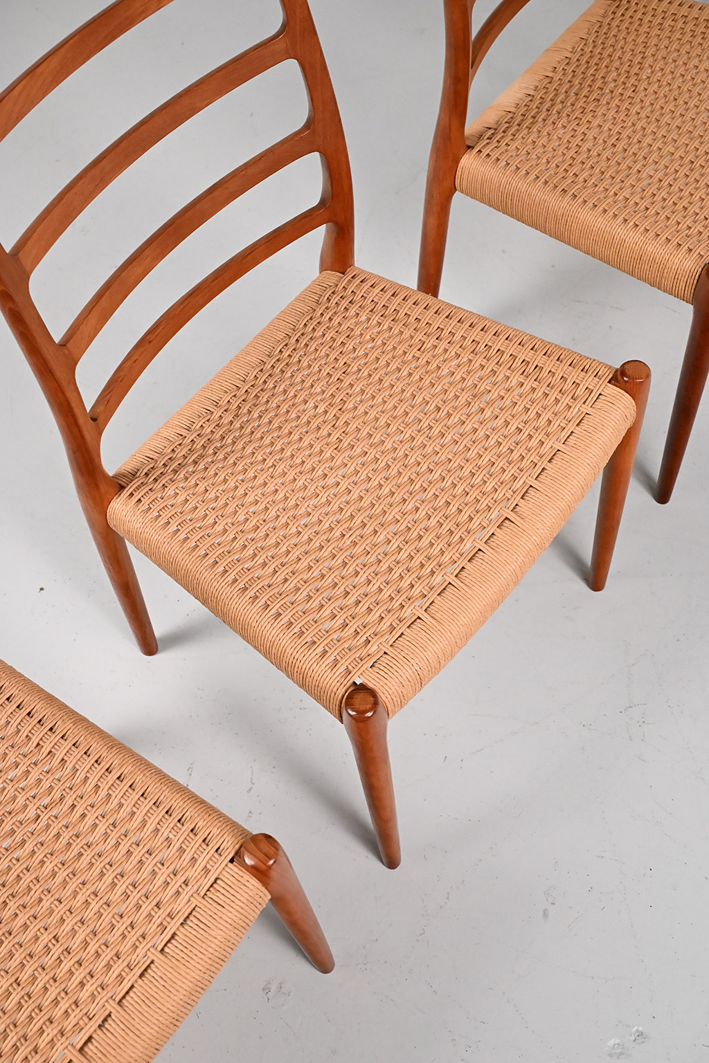 72339 Moller model 82 stoelen 05