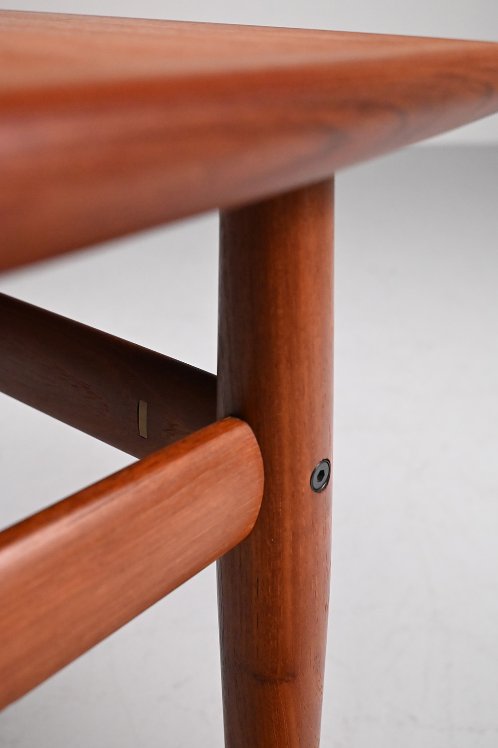 72377 Grete Jalk salontafel 07