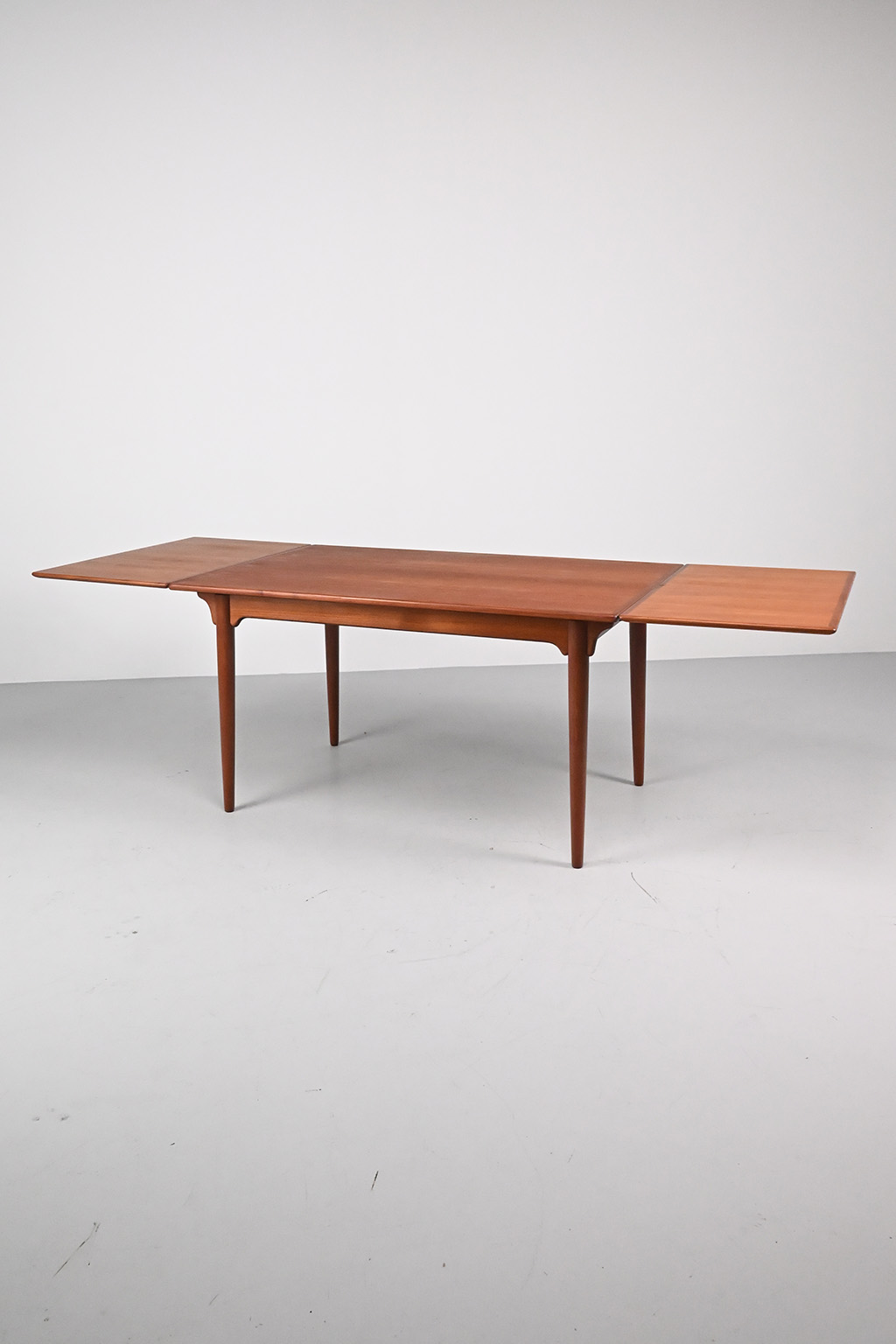 72104 Omann Jun 54 eettafel 02