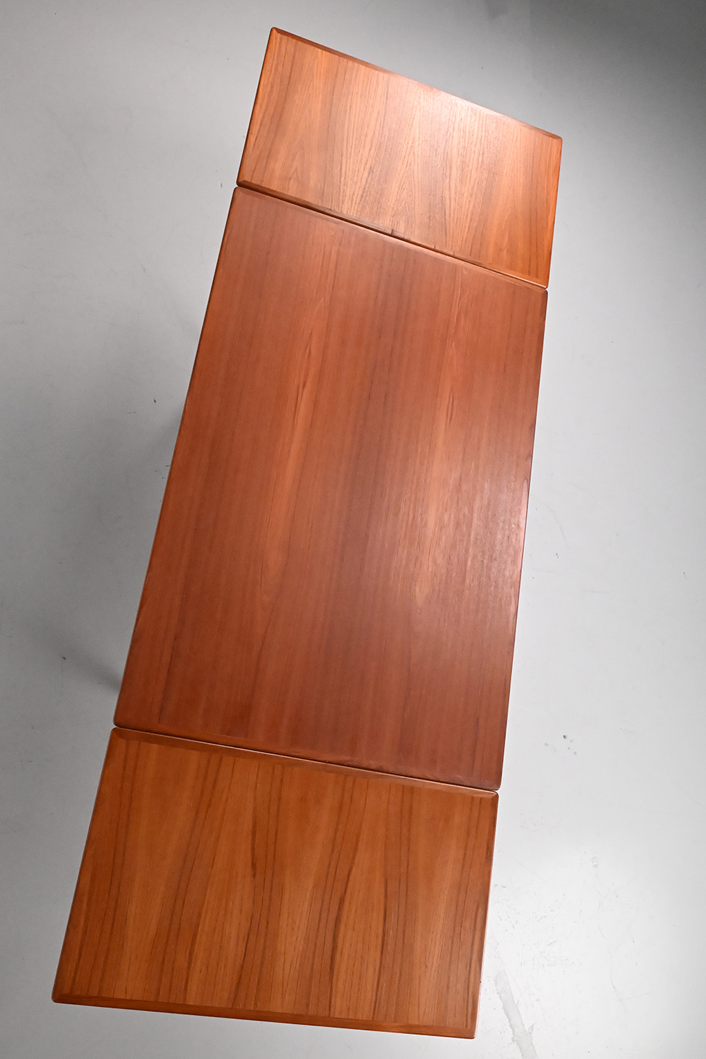 72104 Omann Jun 54 eettafel 11