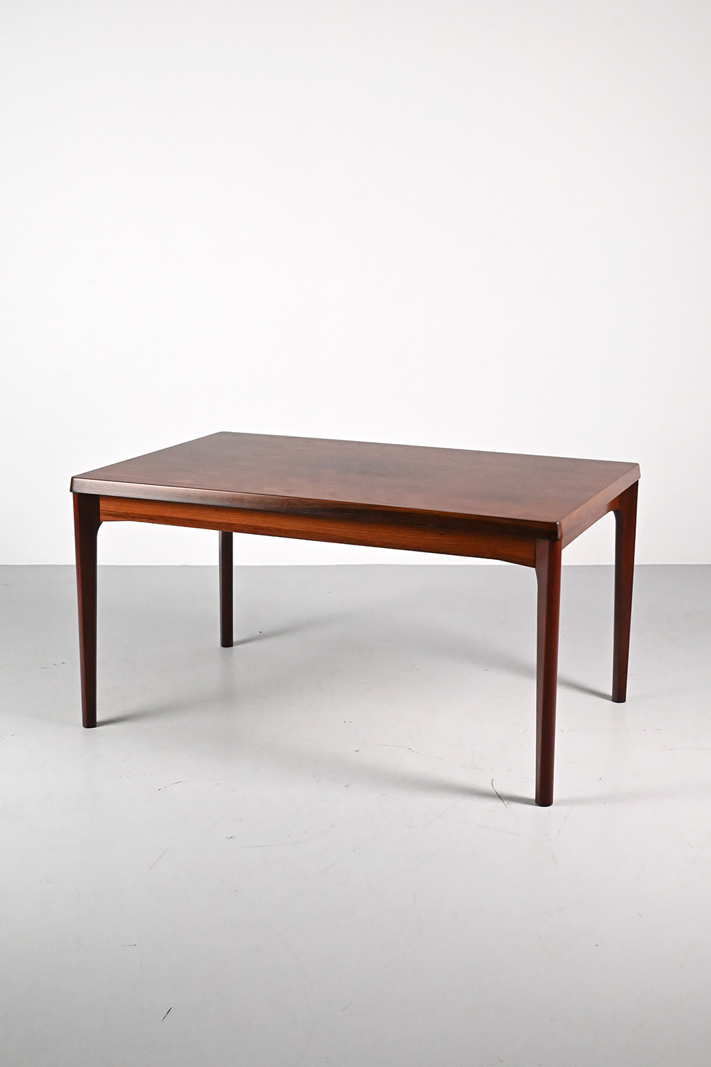 72105 Kjaernulf palissander tafel01