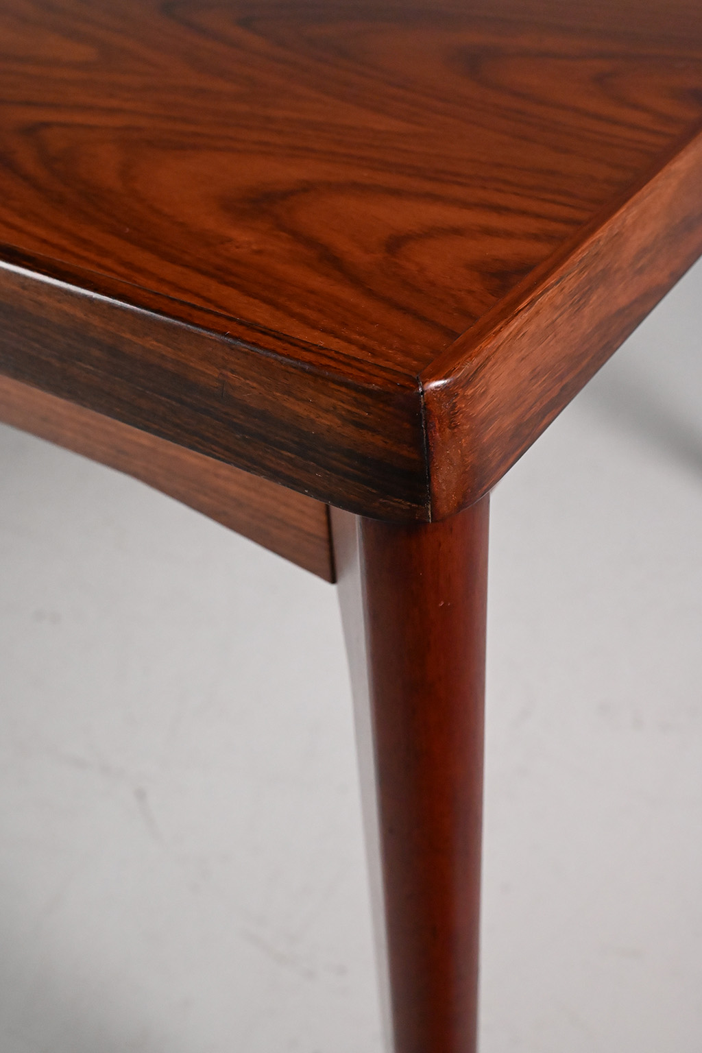 72105 Kjaernulf palissander tafel05
