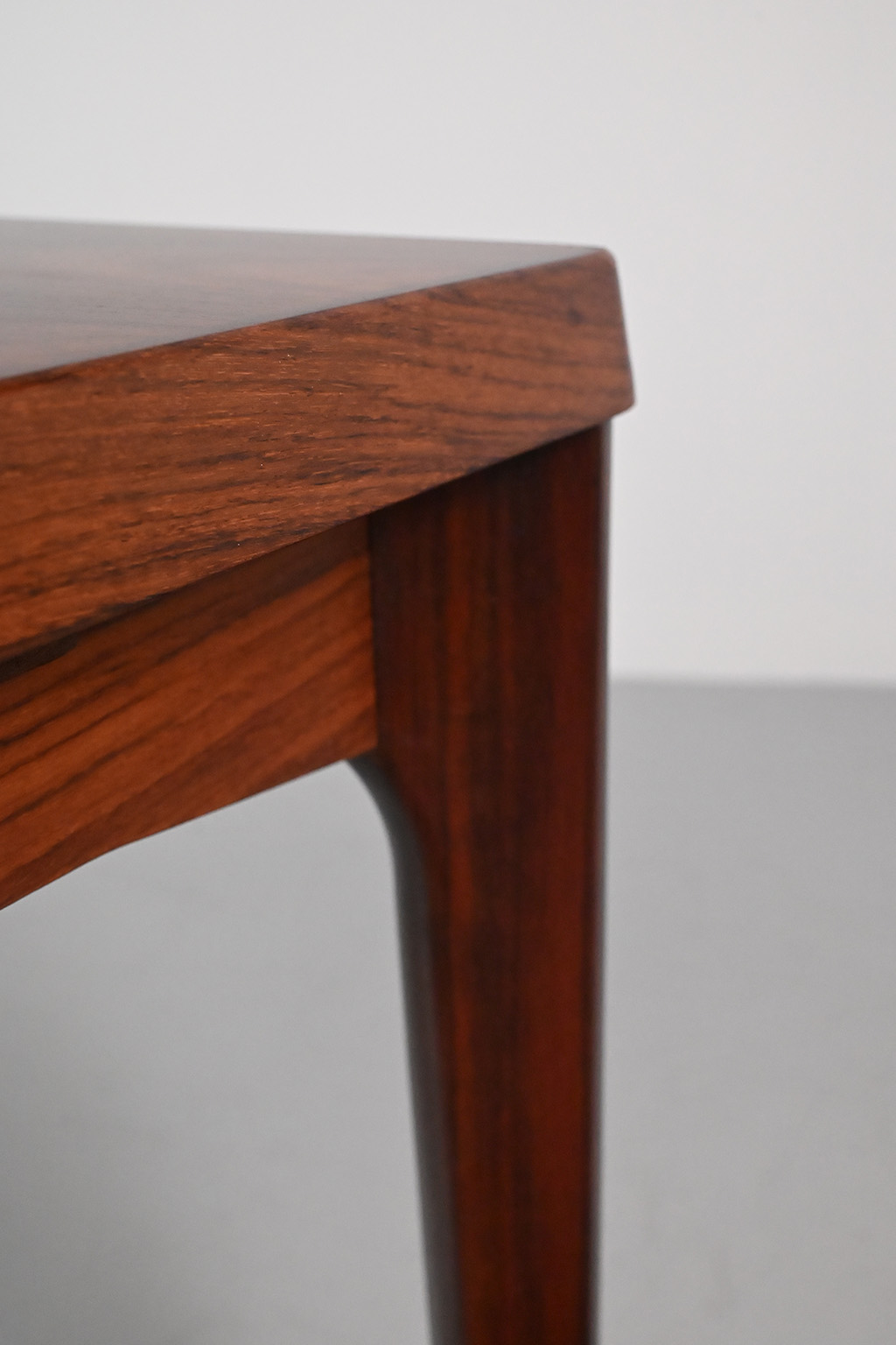 72105 Kjaernulf palissander tafel06