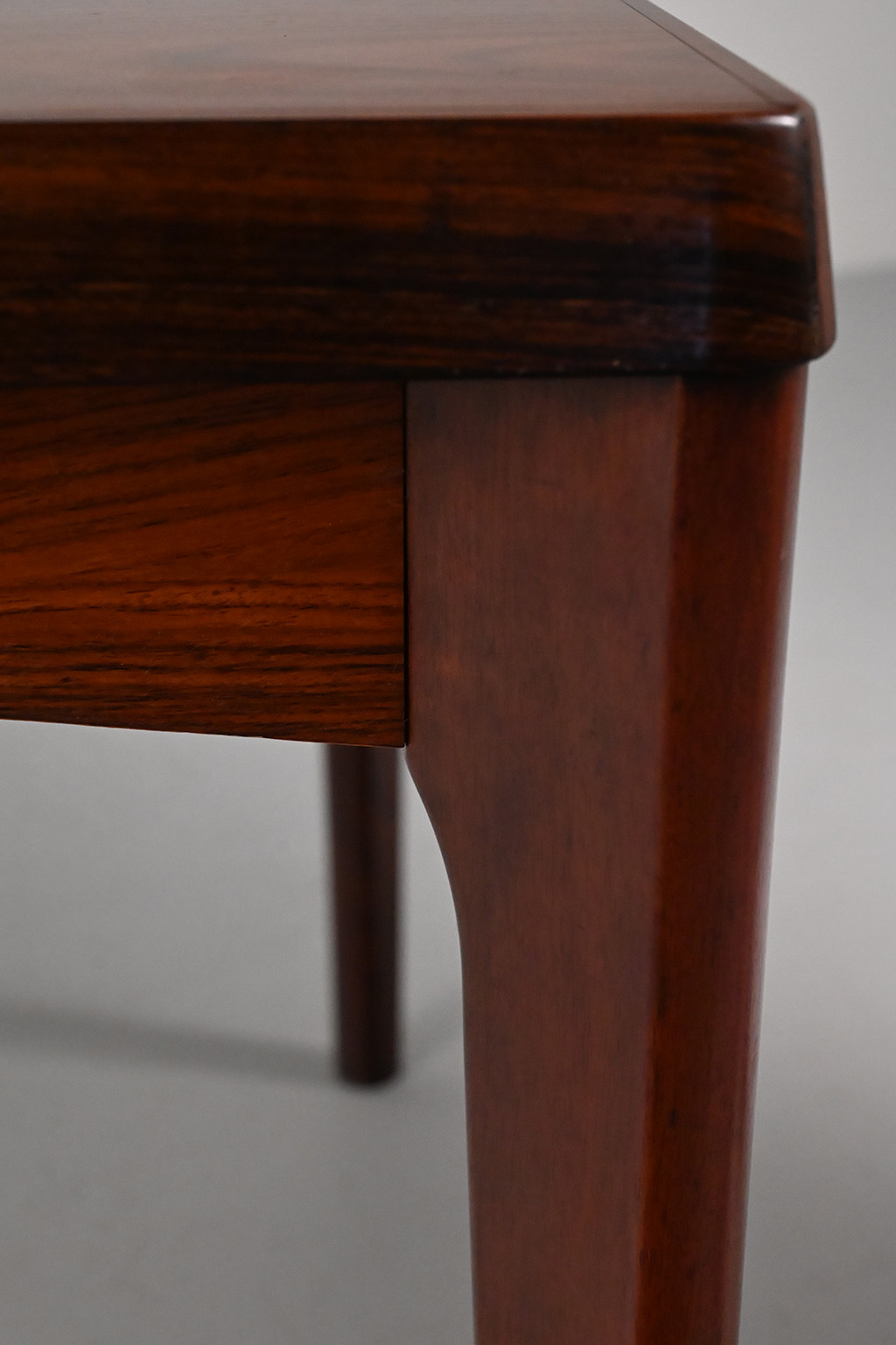 72105 Kjaernulf palissander tafel07