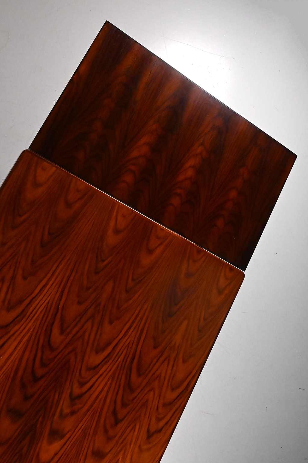 72105 Kjaernulf palissander tafel10