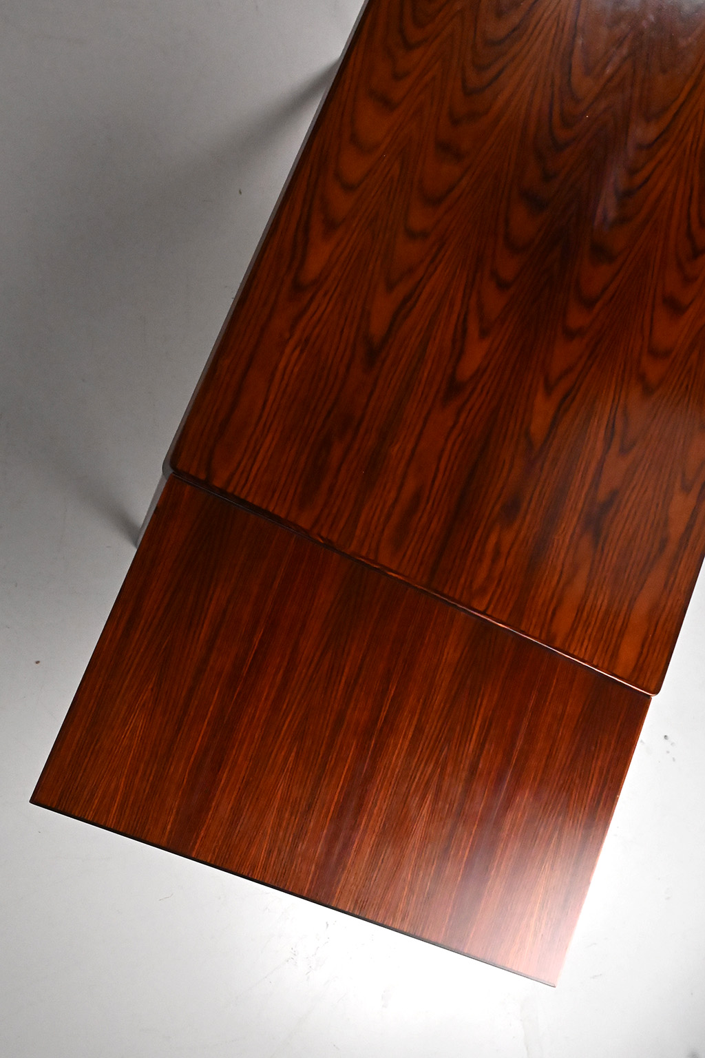 72105 Kjaernulf palissander tafel11